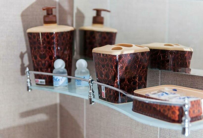 إستديو قياسى مزود بشرفة, Guest House Lŭgŭt