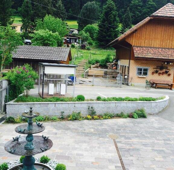 غرفة عائلية, Kreuz