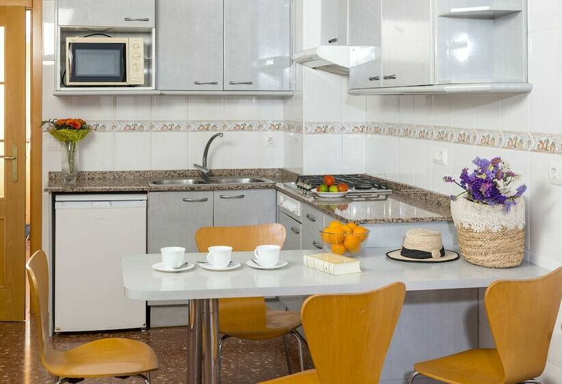 带2个卧室的高级公寓, Apartaments Els Llorers