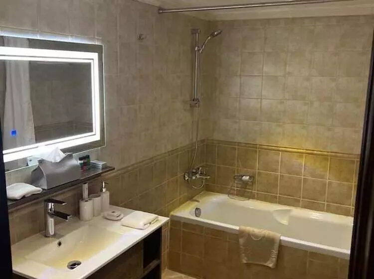 ویلای 3 خوابه, Al Gosaibi Hotel Villa