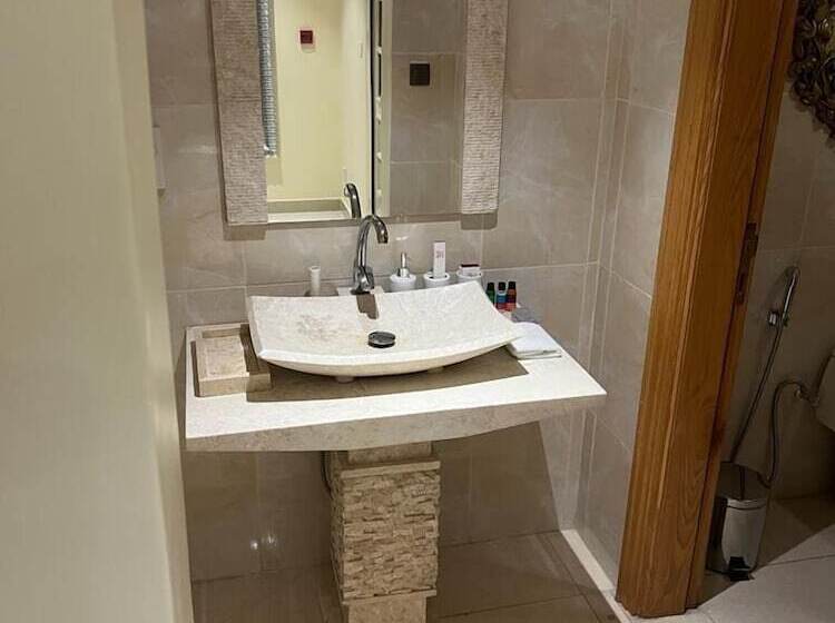 ویلای 5 خوابه, Al Gosaibi Hotel Villa