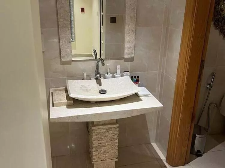 ویلای 5 خوابه, Al Gosaibi Hotel Villa