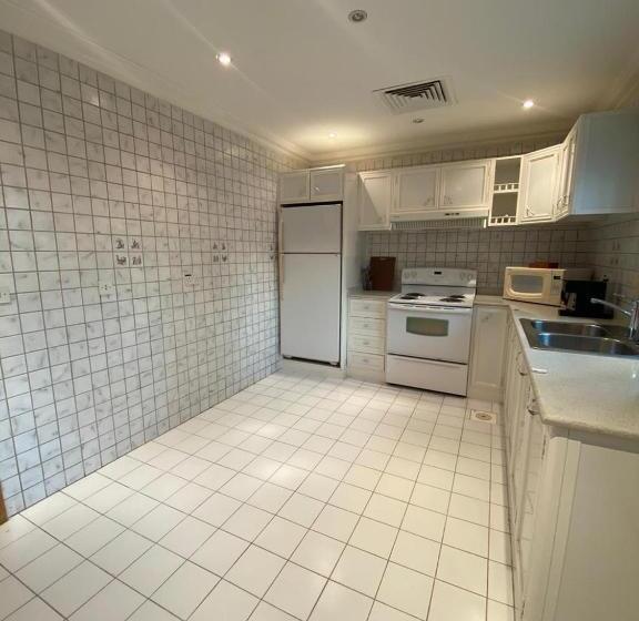 ویلای 3 خوابه, Al Gosaibi Hotel Villa