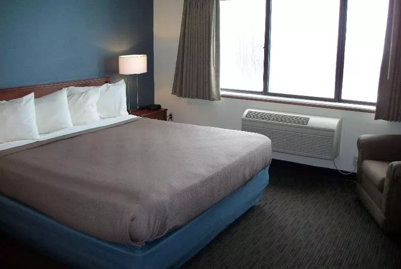 キングサイズベッドのデラックスルーム, Americinn By Wyndham Beulah