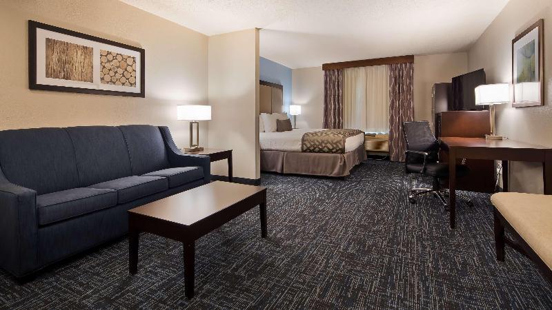 带大床的套房, Best Western Plus Flint Airport Inn & Suites