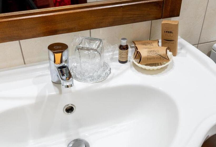 استودیوی سوپریور, Boutique Casa Del Sole