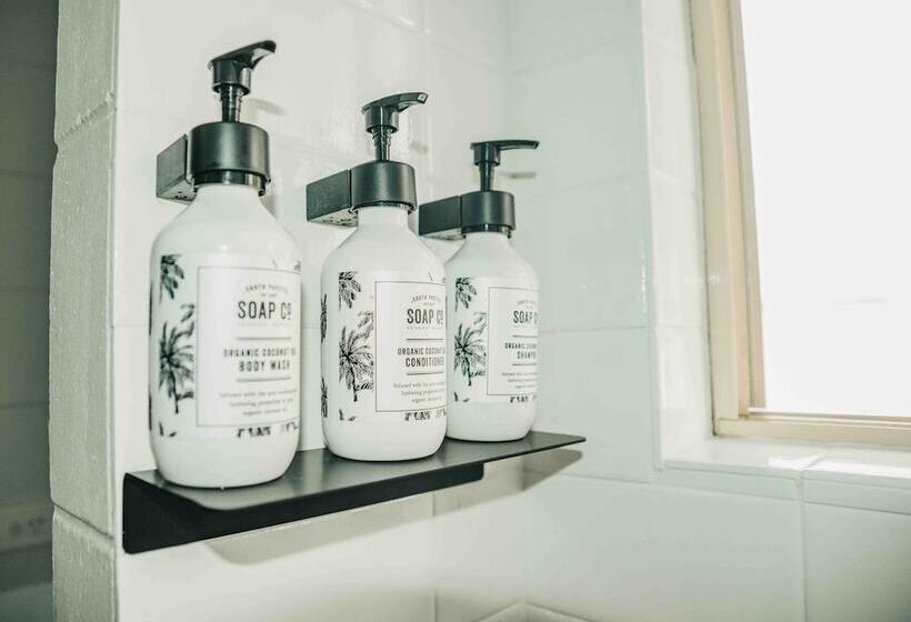 غرفة قياسية, Cairns Queens Court