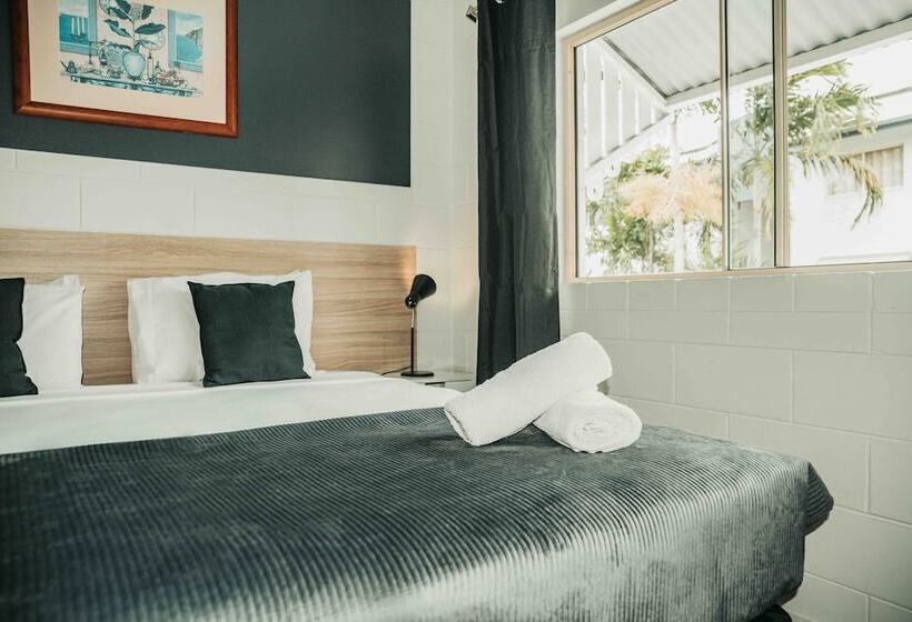 غرفة قياسية, Cairns Queens Court