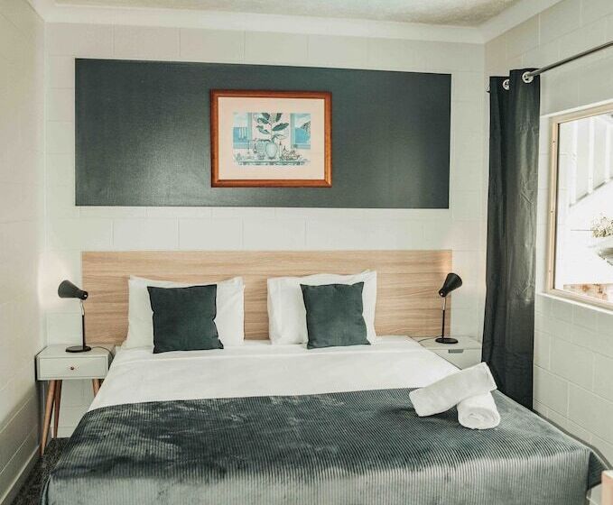 غرفة قياسية, Cairns Queens Court