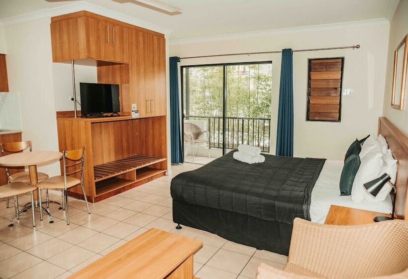 إستوديو قياسى, Cairns Queens Court