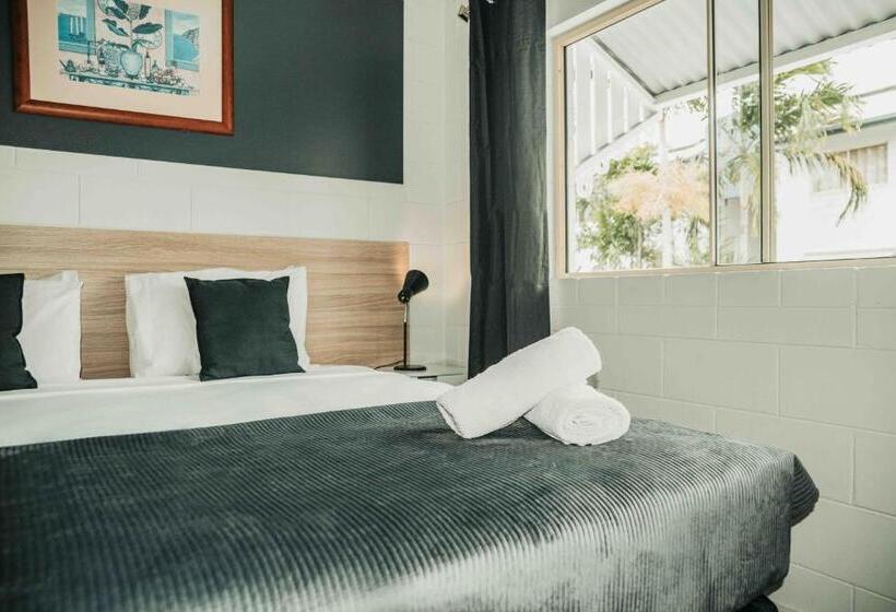 غرفة قياسية, Cairns Queens Court