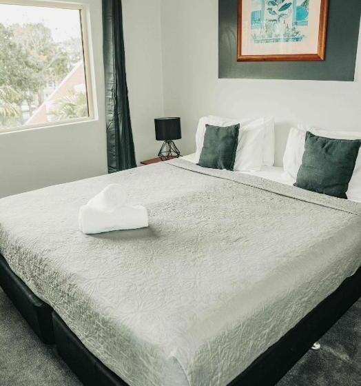 غرفة قياسية, Cairns Queens Court