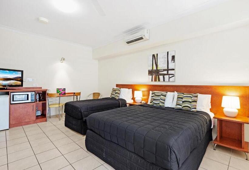 إستوديو قياسى, Cairns Queens Court