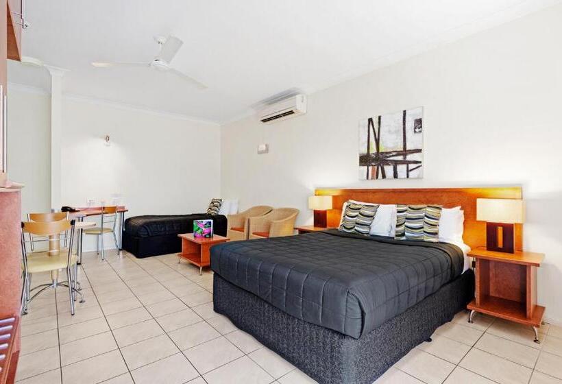 إستوديو قياسى, Cairns Queens Court