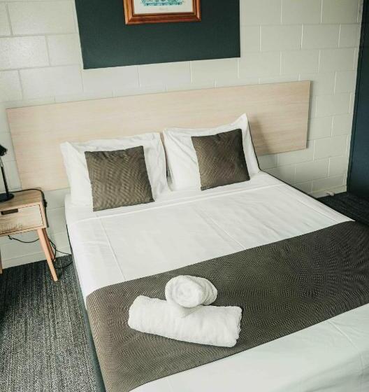 غرفة إقتصادية حمام مشترك, Cairns Queens Court