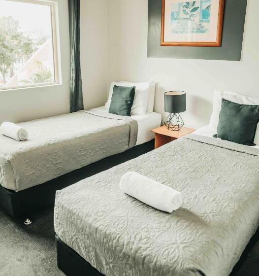 غرفة قياسية, Cairns Queens Court