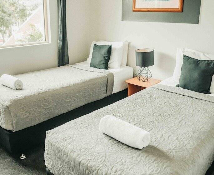 غرفة قياسية, Cairns Queens Court