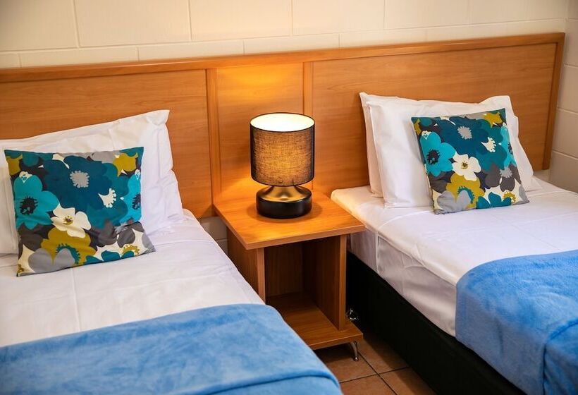 غرفة قياسية, Cairns Queens Court