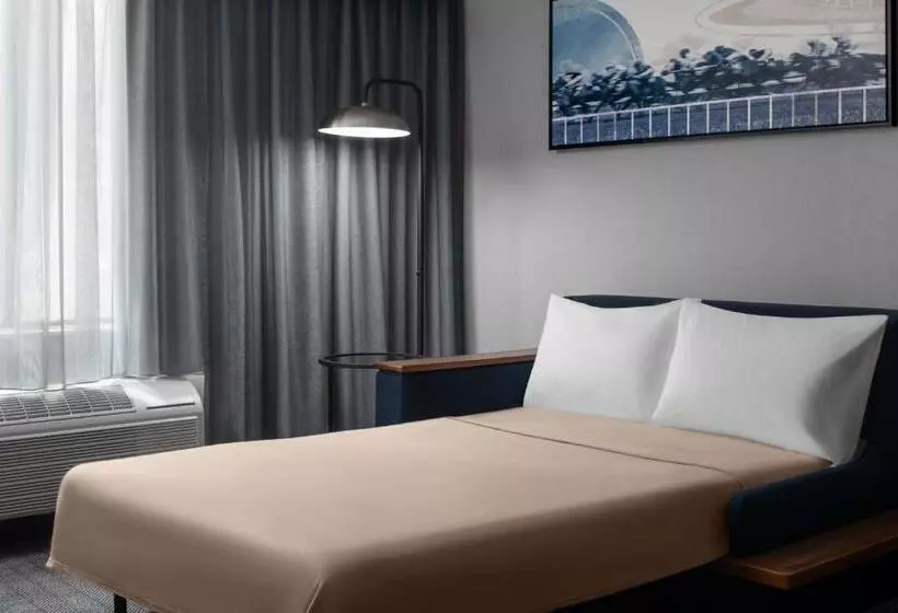 سوئیت با تخت بزرگ, Courtyard Los Angeles Burbank Airport