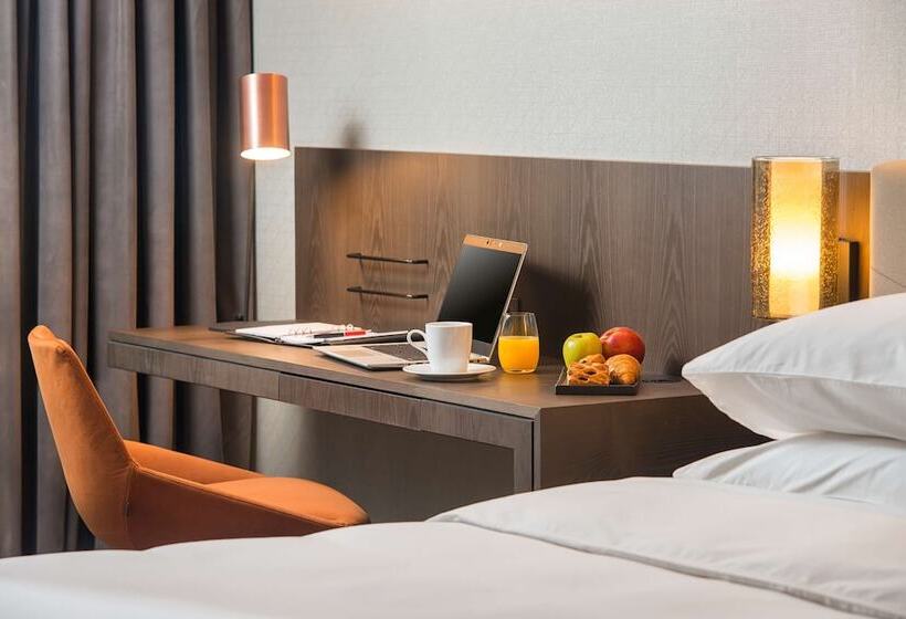 غرفة كلوب, Hyatt Regency Sofia