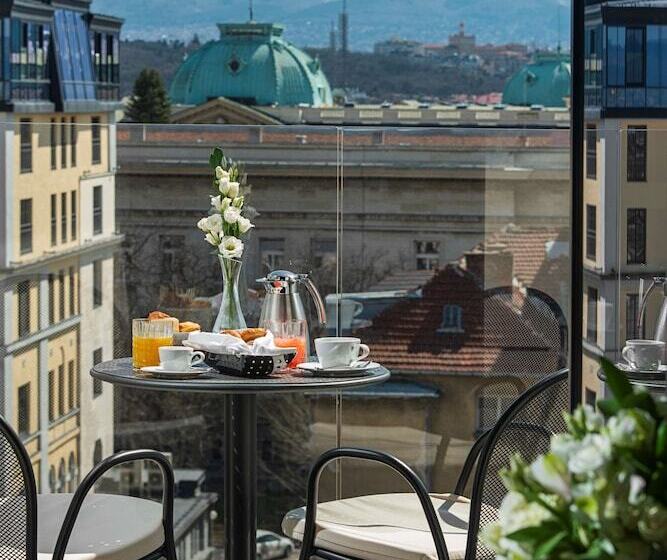 جناح ذو إطلالة, Hyatt Regency Sofia