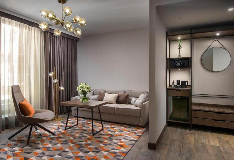 جناح, Hyatt Regency Sofia