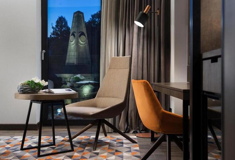 جناح ذو إطلالة, Hyatt Regency Sofia