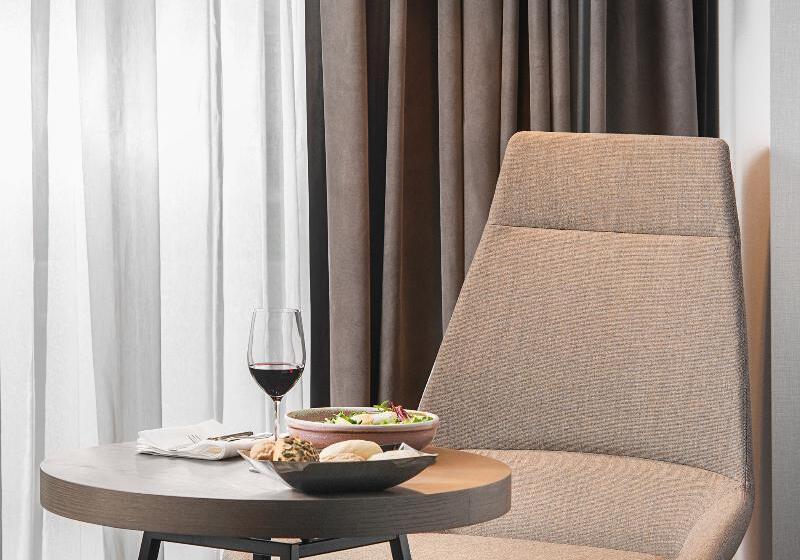 キングサイズベッドのクラブルーム, Hyatt Regency Sofia