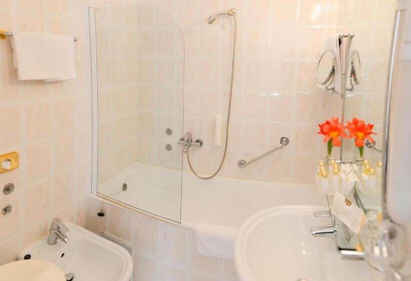 スタンダードルーム, Mozart