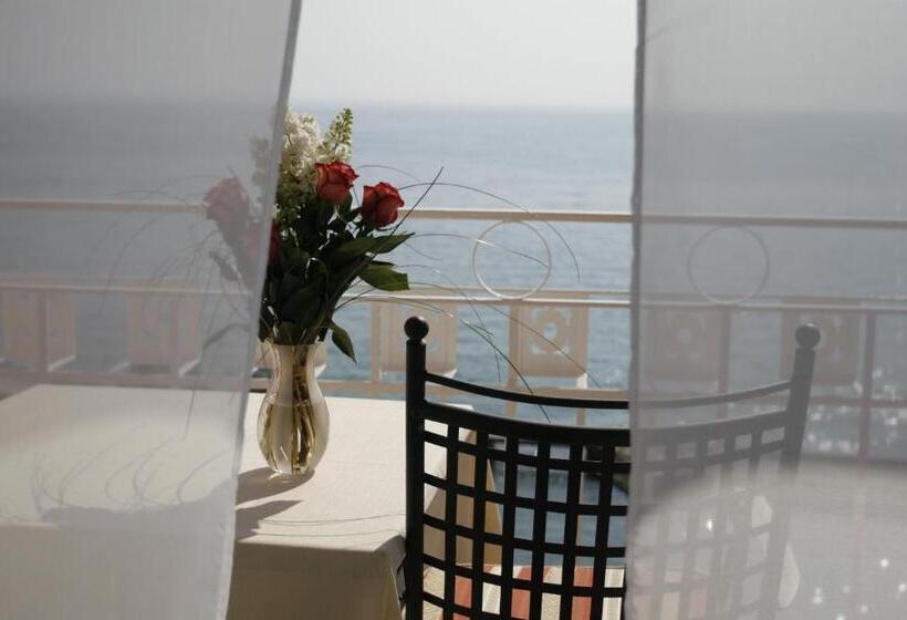 オーシャンビューデラックスルームバルコニー付き, Mozart