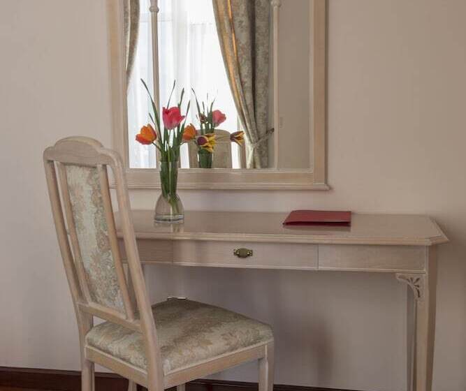 オーシャンビューデラックスルームバルコニー付き, Mozart