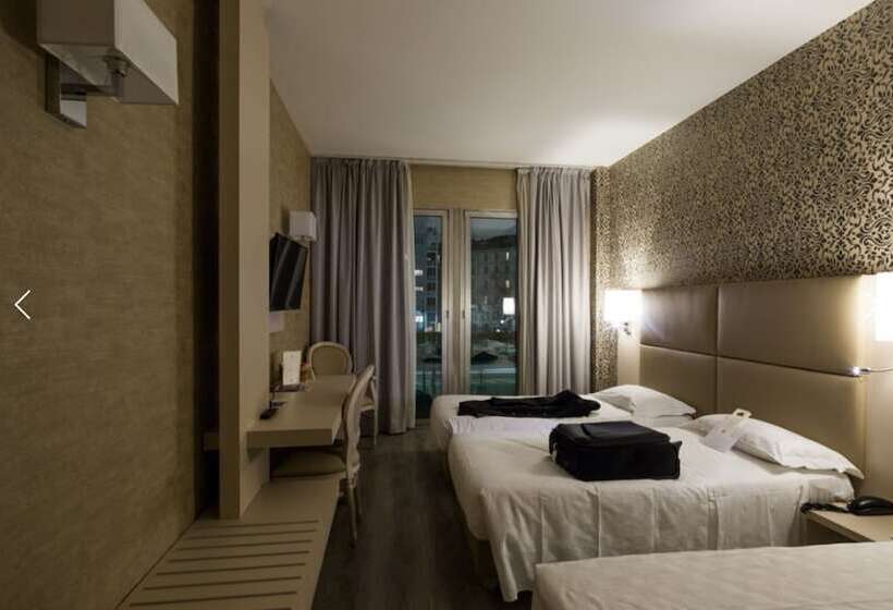 اتاق استاندارد سه نفره, Nasco