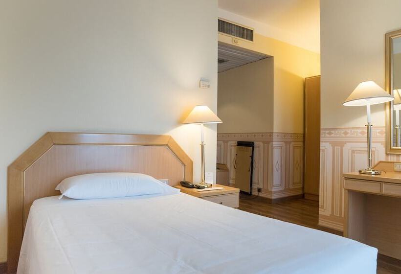 اتاق استاندارد یک نفره, Nasco