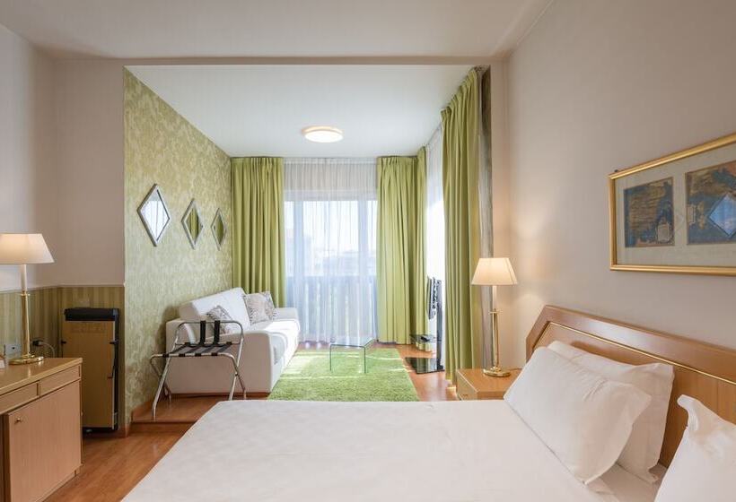 اتاق اجرایی, Nasco