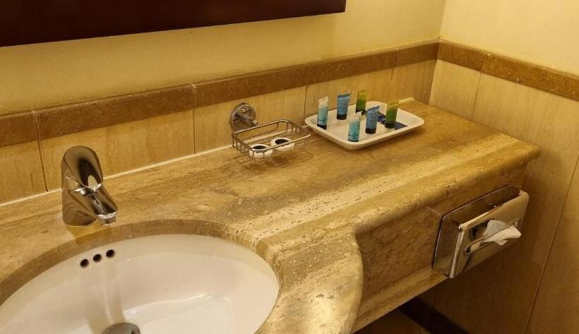 豪华房间, New Madinah