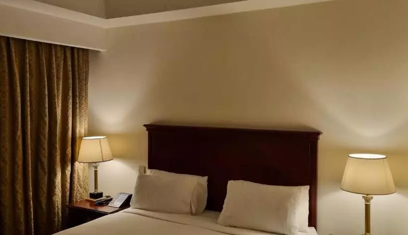 Deluxe Room King Size Bed