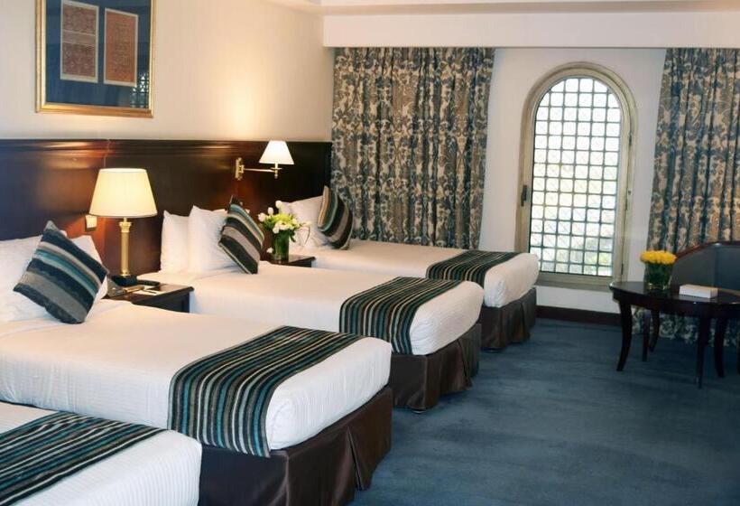 高品质的四人房间, New Madinah