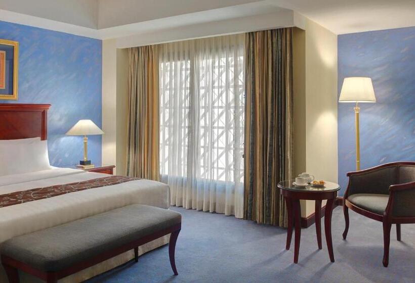 四人标准间, New Madinah