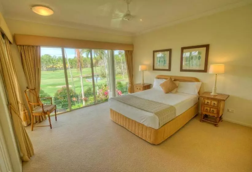 ویلای 4 خوابه, Paradise Links Resort Port Douglas