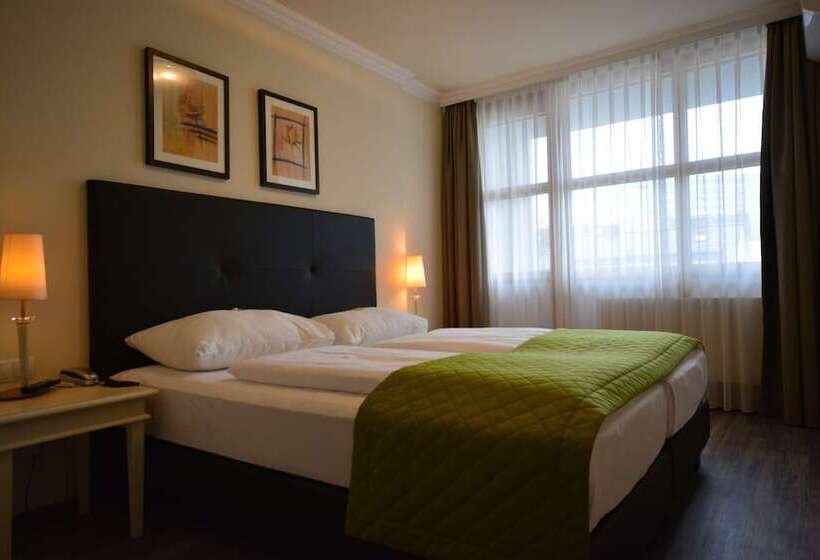 اتاق استاندارد با چشم‌انداز باغ, Parkhotel Brunauer