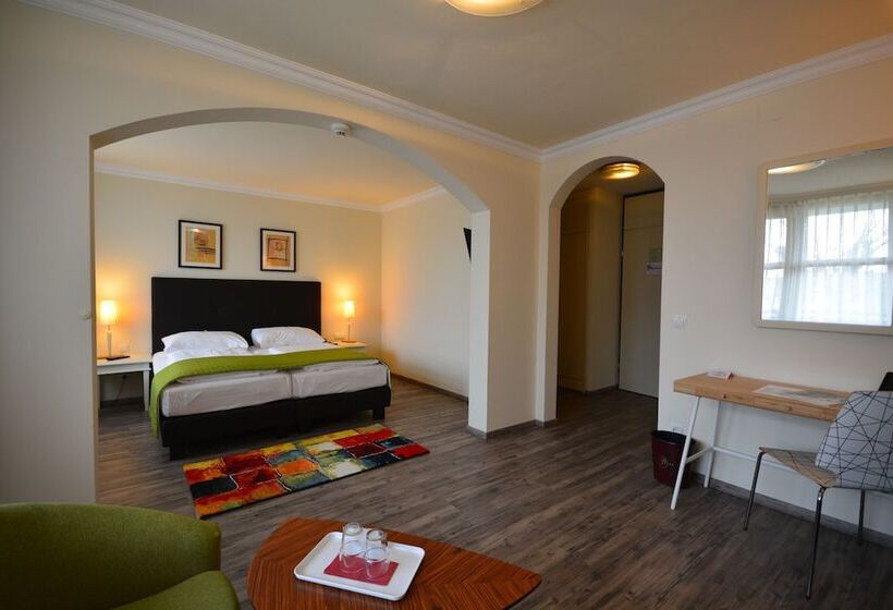 اتاق سوپریور با چشم‌انداز باغ, Parkhotel Brunauer