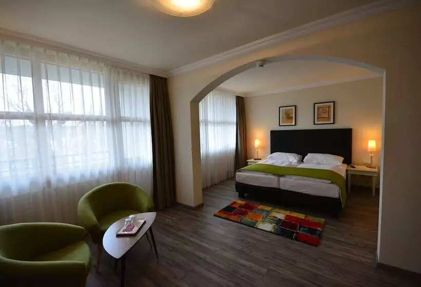 اتاق سوپریور با چشم‌انداز باغ, Parkhotel Brunauer