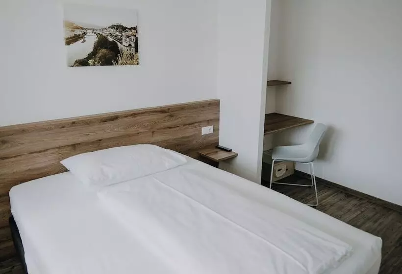 اتاق استاندارد یک نفره, Parkhotel Brunauer
