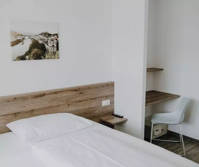اتاق استاندارد یک نفره, Parkhotel Brunauer