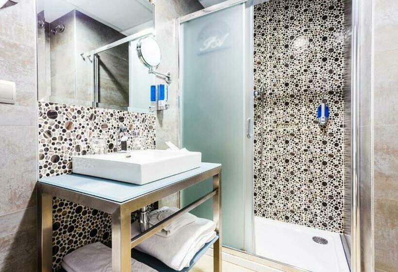 اتاق استاندارد, Patio De La Alameda