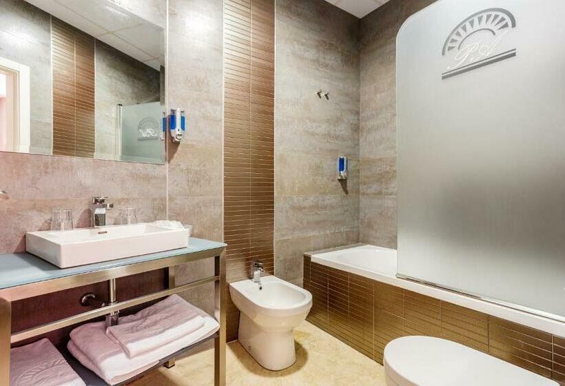 اتاق استاندارد, Patio De La Alameda