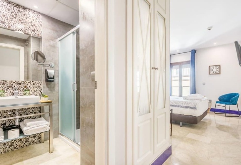 اتاق خانوادگی, Patio De La Alameda