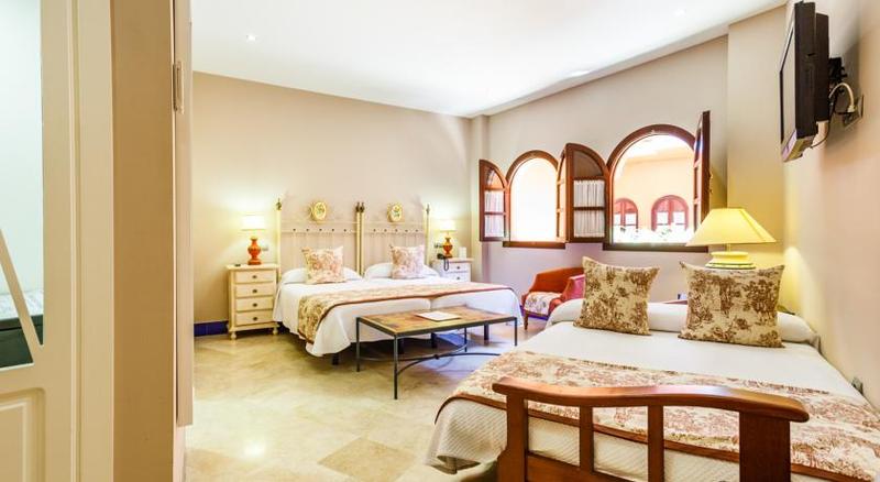 اتاق خانوادگی, Patio De La Alameda