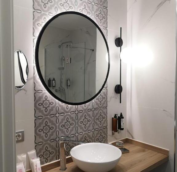 스탠다드 트리플 룸, Petit Palace Marques Santa Ana