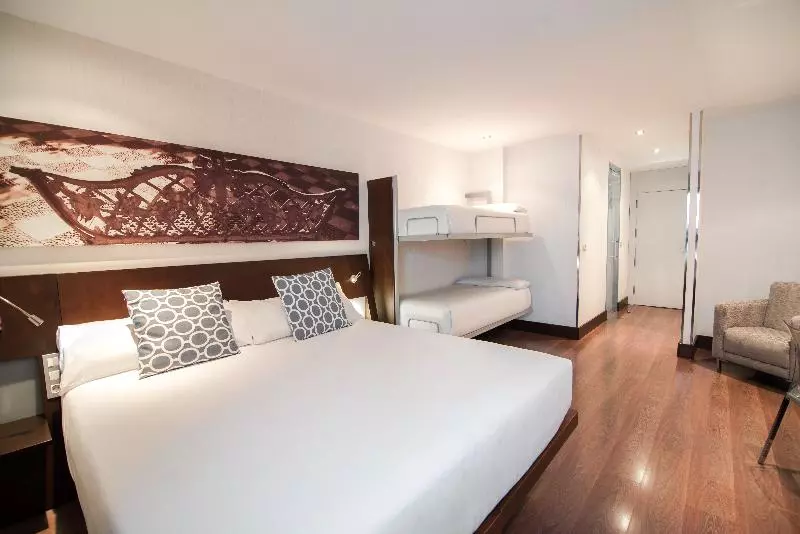 اتاق استاندارد چهار تخته, Petit Palace Marques Santa Ana